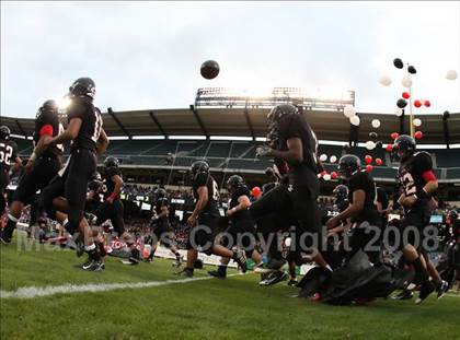 Thumbnail 3 in La Habra vs. Tustin (CIF SS Southwest Final) photogallery.