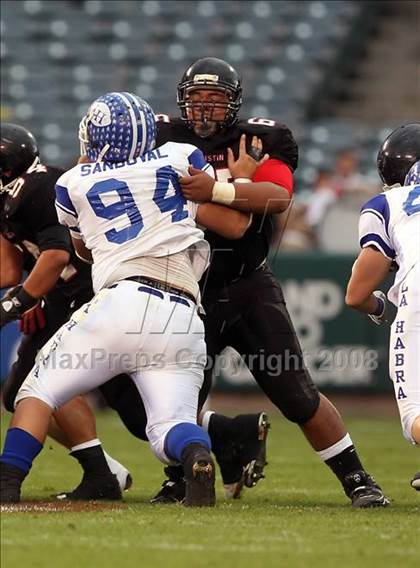 Thumbnail 1 in La Habra vs. Tustin (CIF SS Southwest Final) photogallery.
