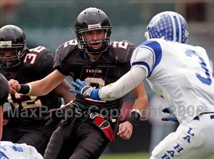 Thumbnail 1 in La Habra vs. Tustin (CIF SS Southwest Final) photogallery.