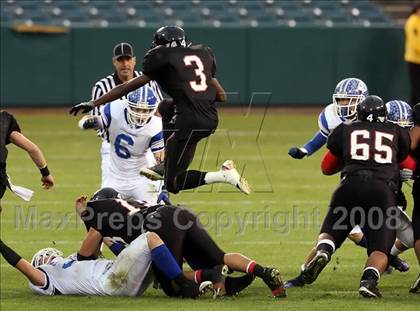 Thumbnail 1 in La Habra vs. Tustin (CIF SS Southwest Final) photogallery.