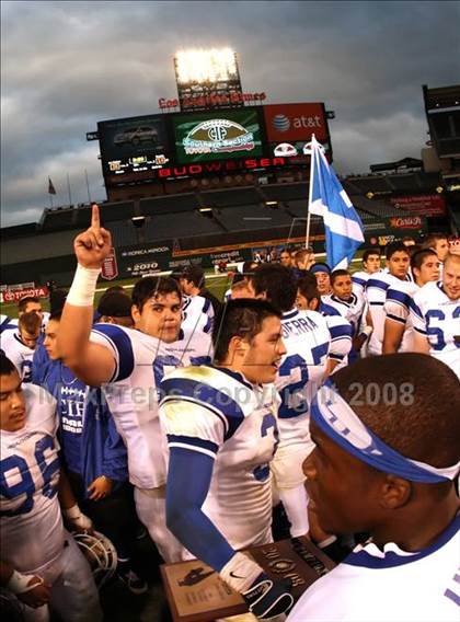 Thumbnail 1 in La Habra vs. Tustin (CIF SS Southwest Final) photogallery.
