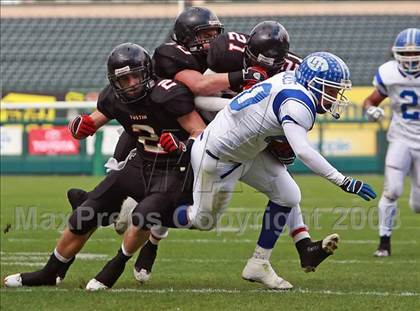 Thumbnail 2 in La Habra vs. Tustin (CIF SS Southwest Final) photogallery.