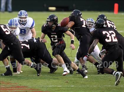 Thumbnail 2 in La Habra vs. Tustin (CIF SS Southwest Final) photogallery.