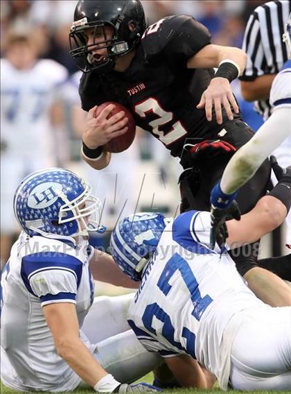 Thumbnail 2 in La Habra vs. Tustin (CIF SS Southwest Final) photogallery.