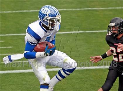 Thumbnail 3 in La Habra vs. Tustin (CIF SS Southwest Final) photogallery.