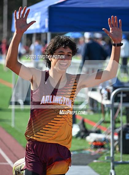 Thumbnail 3 in King Invitational  photogallery.