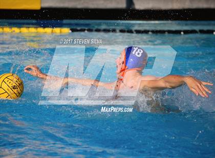 Thumbnail 2 in Clairemont vs. Mar Vista (CIF SDS D2 Quarterfinal) photogallery.
