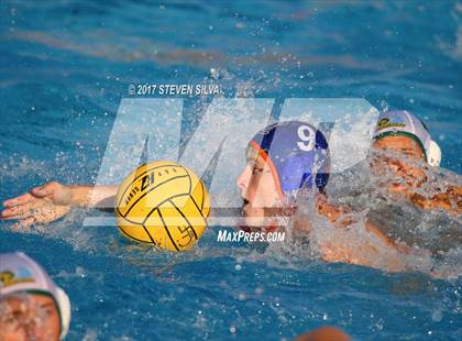 Thumbnail 3 in Clairemont vs. Mar Vista (CIF SDS D2 Quarterfinal) photogallery.