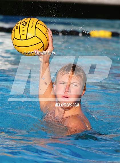 Thumbnail 3 in Clairemont vs. Mar Vista (CIF SDS D2 Quarterfinal) photogallery.