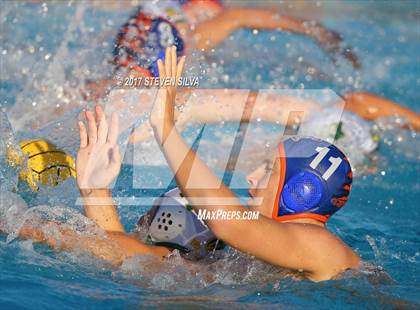 Thumbnail 3 in Clairemont vs. Mar Vista (CIF SDS D2 Quarterfinal) photogallery.