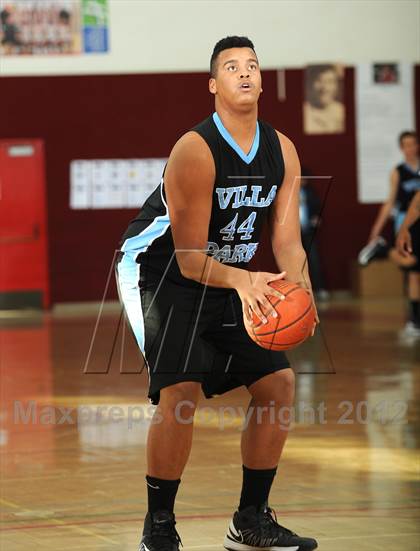 Thumbnail 3 in Villa Park vs. Vista del Lago (MaxPreps Holiday Classic) photogallery.