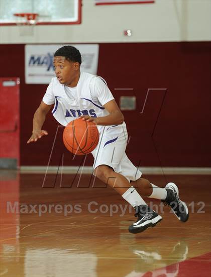Thumbnail 2 in Villa Park vs. Vista del Lago (MaxPreps Holiday Classic) photogallery.