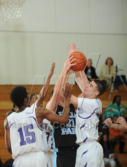 Thumbnail 2 in Villa Park vs. Vista del Lago (MaxPreps Holiday Classic) photogallery.
