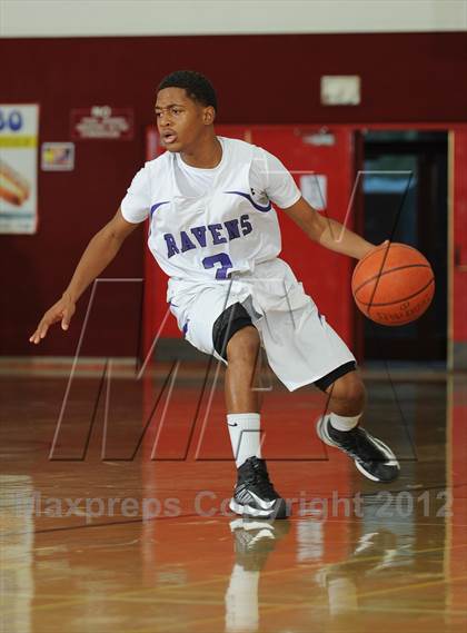 Thumbnail 1 in Villa Park vs. Vista del Lago (MaxPreps Holiday Classic) photogallery.