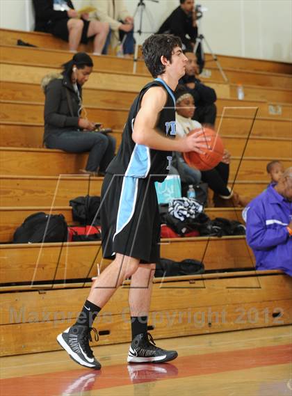 Thumbnail 1 in Villa Park vs. Vista del Lago (MaxPreps Holiday Classic) photogallery.