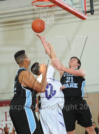 Thumbnail 1 in Villa Park vs. Vista del Lago (MaxPreps Holiday Classic) photogallery.