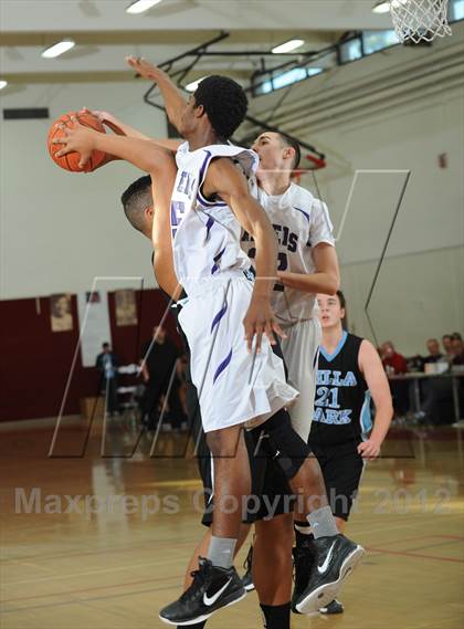 Thumbnail 2 in Villa Park vs. Vista del Lago (MaxPreps Holiday Classic) photogallery.