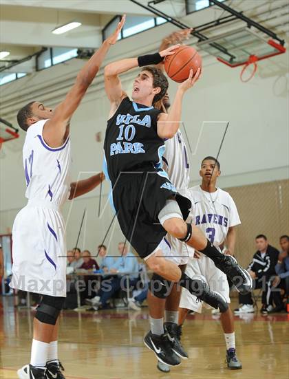Thumbnail 1 in Villa Park vs. Vista del Lago (MaxPreps Holiday Classic) photogallery.