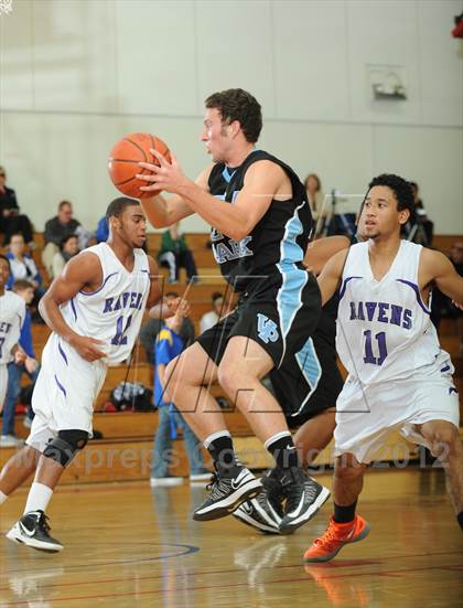 Thumbnail 1 in Villa Park vs. Vista del Lago (MaxPreps Holiday Classic) photogallery.