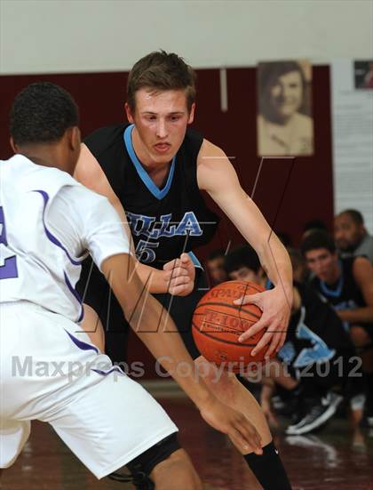 Thumbnail 2 in Villa Park vs. Vista del Lago (MaxPreps Holiday Classic) photogallery.