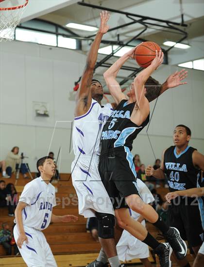 Thumbnail 1 in Villa Park vs. Vista del Lago (MaxPreps Holiday Classic) photogallery.