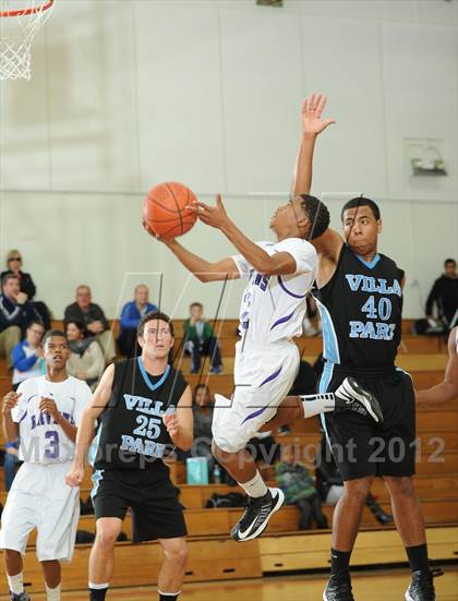 Thumbnail 3 in Villa Park vs. Vista del Lago (MaxPreps Holiday Classic) photogallery.