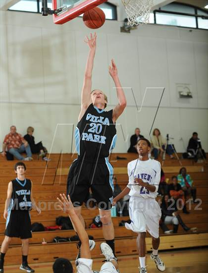 Thumbnail 1 in Villa Park vs. Vista del Lago (MaxPreps Holiday Classic) photogallery.