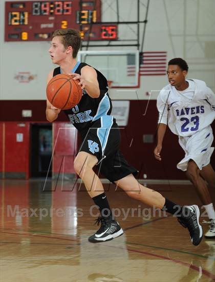 Thumbnail 3 in Villa Park vs. Vista del Lago (MaxPreps Holiday Classic) photogallery.
