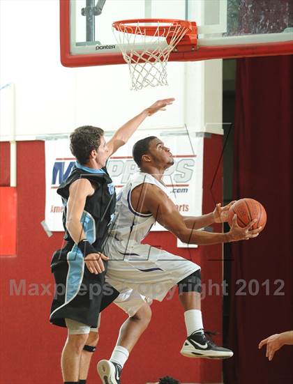 Thumbnail 1 in Villa Park vs. Vista del Lago (MaxPreps Holiday Classic) photogallery.