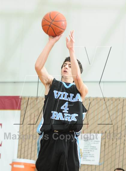 Thumbnail 2 in Villa Park vs. Vista del Lago (MaxPreps Holiday Classic) photogallery.