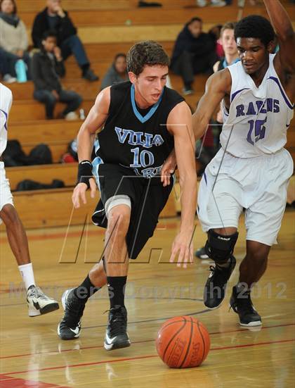Thumbnail 3 in Villa Park vs. Vista del Lago (MaxPreps Holiday Classic) photogallery.