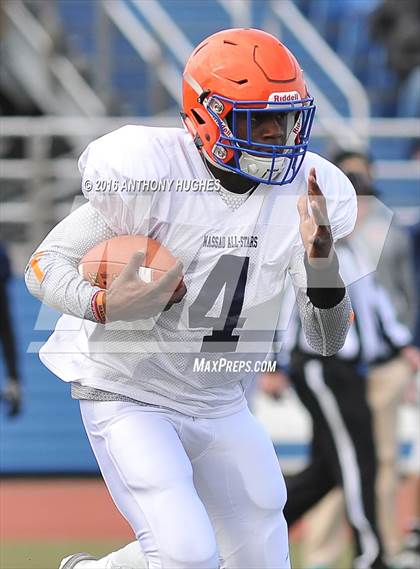 Thumbnail 3 in Nassau County Senior Game (Conference I&IV vs Conference II&III) photogallery.