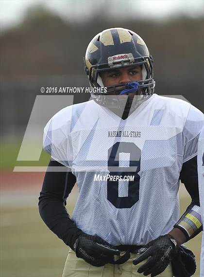 Thumbnail 1 in Nassau County Senior Game (Conference I&IV vs Conference II&III) photogallery.