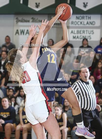 Thumbnail 1 in Tappan Zee vs Walter Panas (Section 1 Class A Final) photogallery.