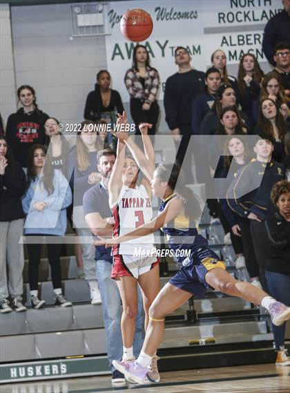 Thumbnail 1 in Tappan Zee vs Walter Panas (Section 1 Class A Final) photogallery.