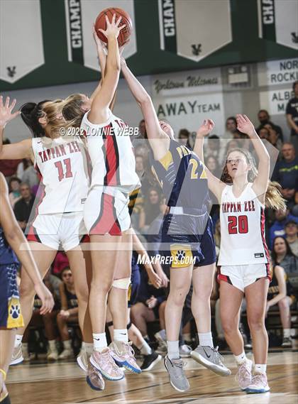 Thumbnail 1 in Tappan Zee vs Walter Panas (Section 1 Class A Final) photogallery.