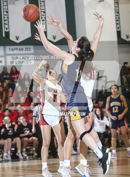 Thumbnail 3 in Tappan Zee vs Walter Panas (Section 1 Class A Final) photogallery.