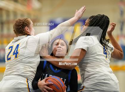 Thumbnail 2 in Capital Christian @ Del Campo photogallery.