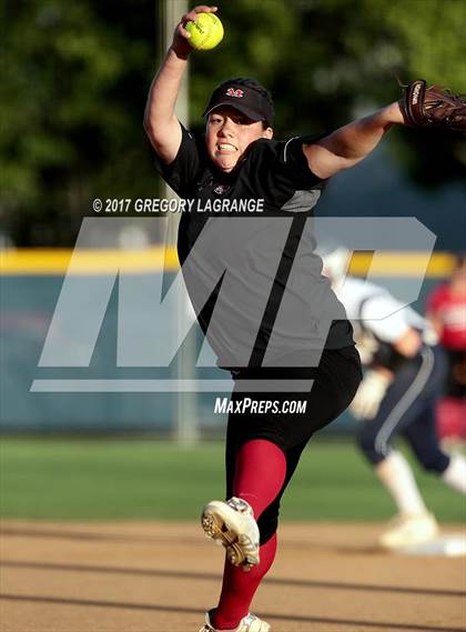 Thumbnail 3 in Martin vs Keller photogallery.