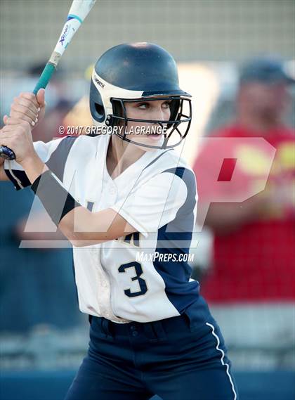 Thumbnail 2 in Martin vs Keller photogallery.