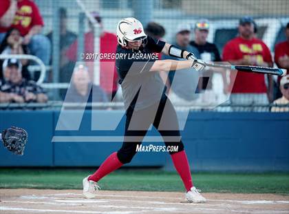 Thumbnail 3 in Martin vs Keller photogallery.