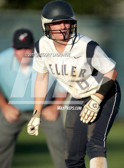 Thumbnail 3 in Martin vs Keller photogallery.