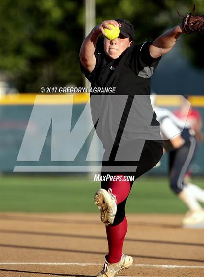 Thumbnail 1 in Martin vs Keller photogallery.