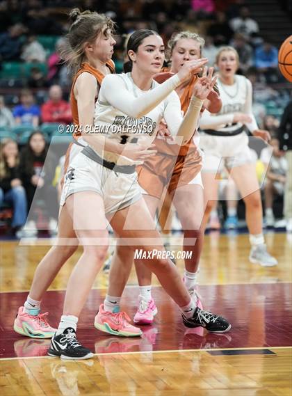 Thumbnail 3 in Mead vs Roosevelt (CHSAA 5A Final 4) photogallery.