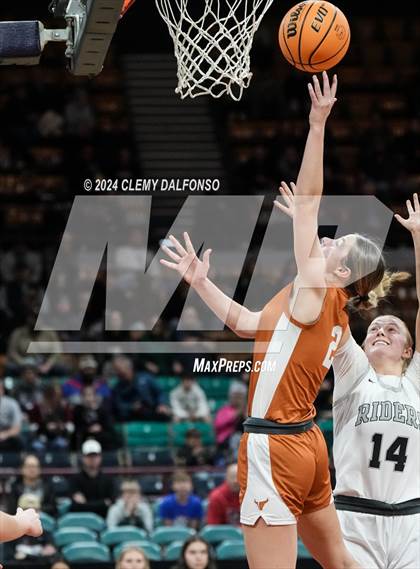 Thumbnail 2 in Mead vs Roosevelt (CHSAA 5A Final 4) photogallery.
