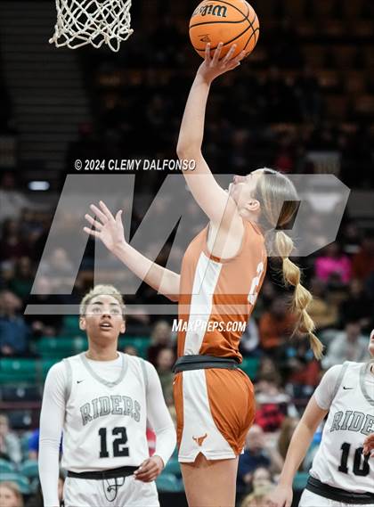Thumbnail 1 in Mead vs Roosevelt (CHSAA 5A Final 4) photogallery.