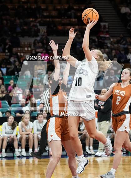 Thumbnail 3 in Mead vs Roosevelt (CHSAA 5A Final 4) photogallery.