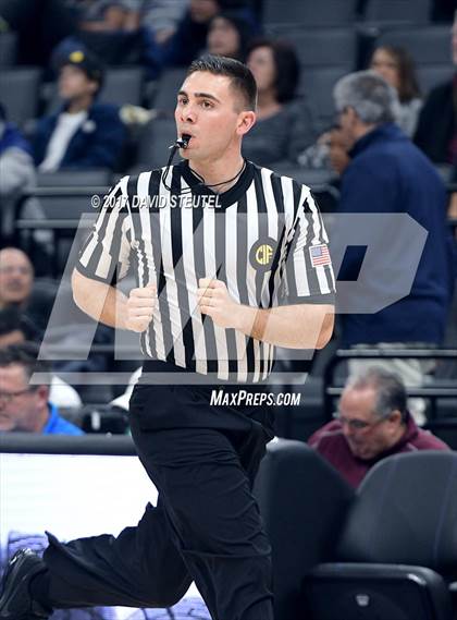 Thumbnail 2 in Rolling Hills Prep vs. St. Francis (CIF State D5 Final) photogallery.