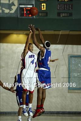 Thumbnail 1 in Crawford vs. Serra (Torrey Pines Holiday Classic) photogallery.