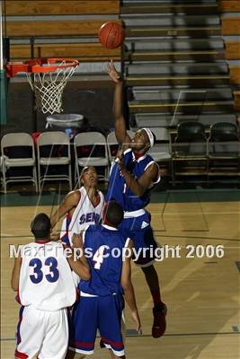 Thumbnail 1 in Crawford vs. Serra (Torrey Pines Holiday Classic) photogallery.